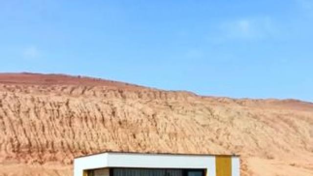 格力在火焰山造房子开直播 室外80度，格力空调撑起室内24度恒温！#格力 #空调 #火焰山 #高温