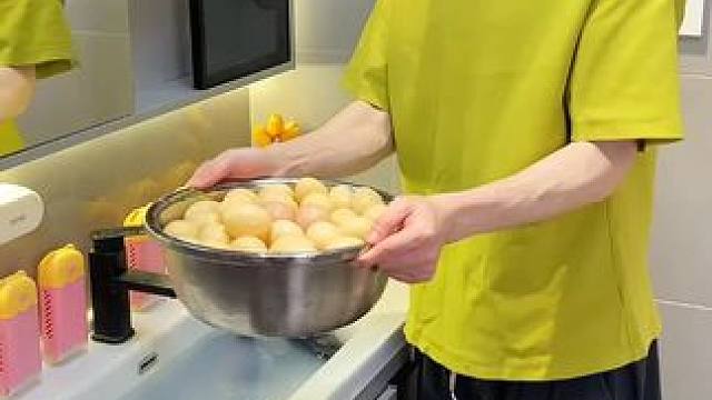 肥皂起泡器 手洗衣服一定少不了这个#肥皂起泡器 ，起泡很丰富不打滑，可以把肥皂用的一点都不剩，还是个