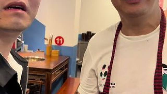 今天带2个助理随机视察火锅店