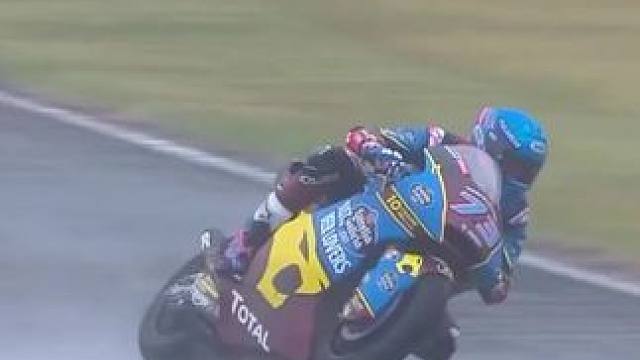 要坚强做自己 #压弯 #motogp小小马 #专业动作请勿模仿 #马奎斯弟弟小马