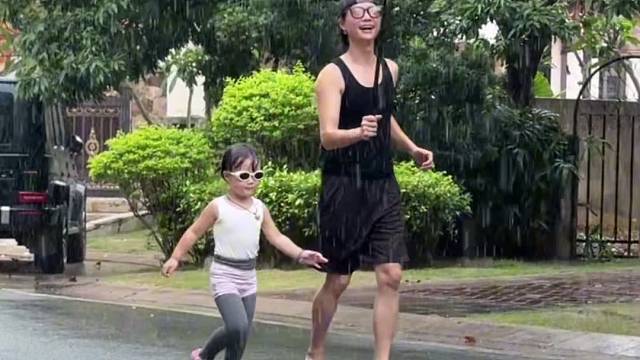 下雨天这样拍照真的很好看！！！