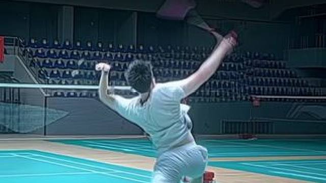 年纪轻轻怎么能拉拉吊吊#羽毛球 #突击 #单打