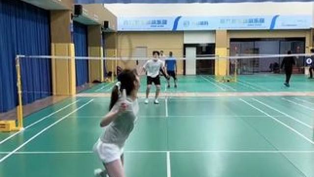 打羽毛球好处居然这么多 #娱乐评论大赏 #羽毛球 #万万没想到