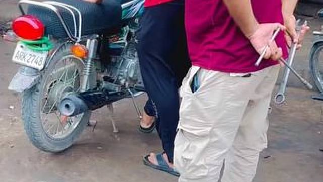 国外街头整蛊路人 