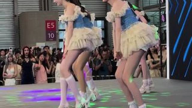 美女模特跳舞#长腿女神 #美女模特 #活力四射 #Chinajoy