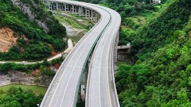 十天高速大河店镇段随拍#最美公路风景 #大好河山风景如画 #大山深处自然美山清水秀好风光