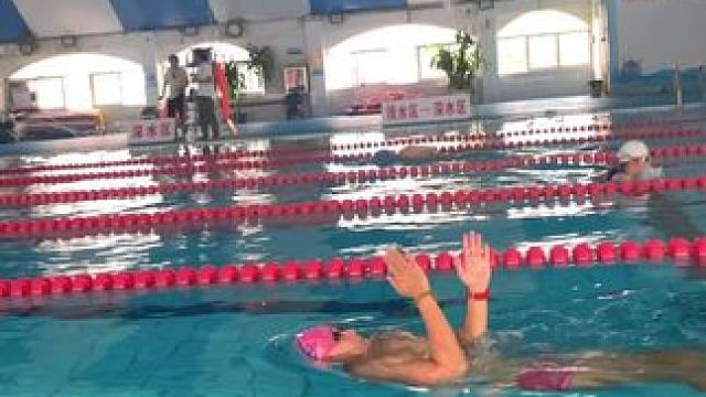 都叫我拍这个 来来来 搞起来 兄弟们接力拍起来#游泳 #仰泳 #自游泳 #马奎斯庆祝动作 #龙舟摇舞