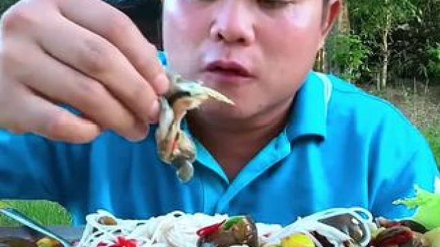 冰鲜螺肉酸辣️凉拌米粉 #泰国大叔#泰国美食#内容启发搜索 #种草激励计划 #海鲜美食