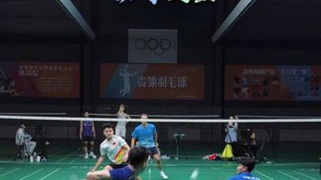 新手就是爱记录#羽毛球 #羽毛球精彩片段 #羽毛球男双 #鱼跃