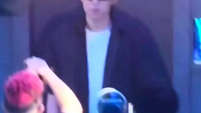 王楚钦出席活动，这眼镜戴着真的帅