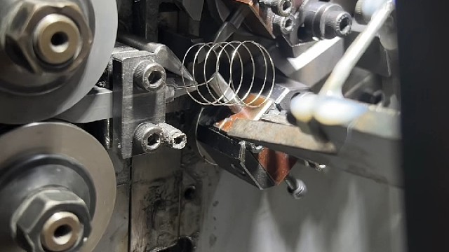 压缩弹簧，你们知道这是用在什么产品上吗