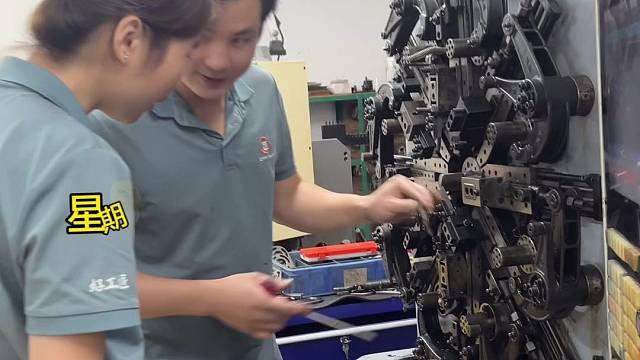 跟着范师傅调弹簧，今天这手艺也是学到位了