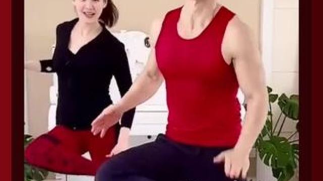 谁能拒绝一个夏天的刘畊宏教练呢#适合打工人的15分钟高效运动 #时髦精城市漫游计划