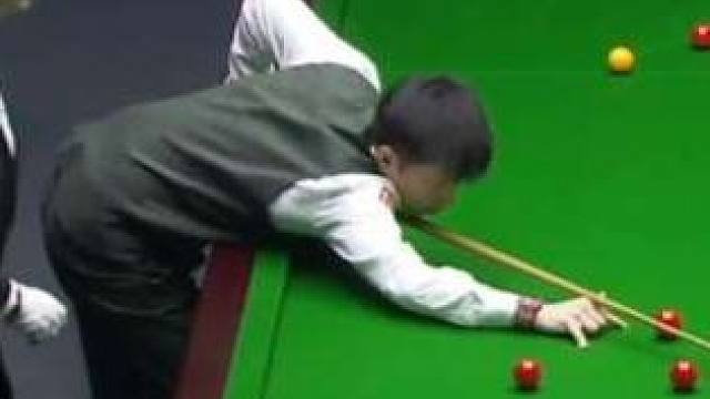 上海大师赛半决赛，囧哥威尔逊中袋失误，赵心童半场5比4领先#台球是一种生活 #斯诺克 #台球 #台球