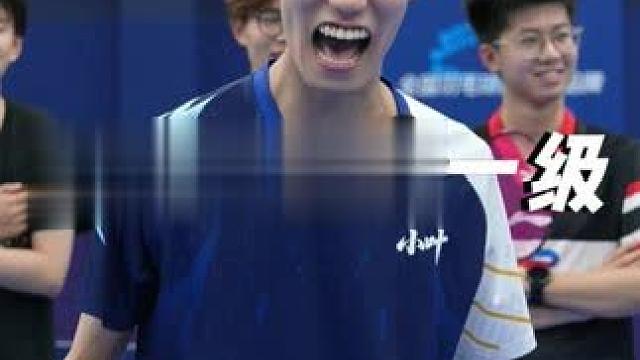 男一级vs女一级 结果如何呢#羽毛球 #羽毛球单打 #打羽毛球女生 #小叶老师羽毛球