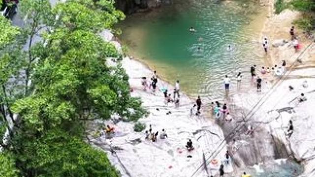 曾经广东最荒凉的国道G323，如今成了网红打卡地，自驾游的天堂，沿途风景秀丽，再也不是让老司机手心直