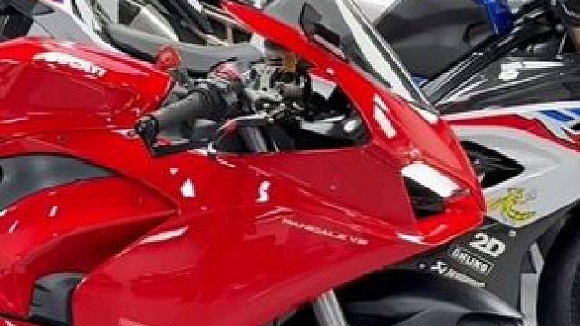 8万多，22年杜卡迪v2
精品车 原版原漆带车衣