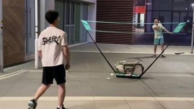 羽球人户外打球必备！有个网架真不错 #羽毛球 #打羽毛球 #羽毛球网架#便携式羽毛球网架