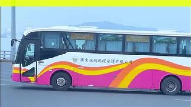 为啥高速上堵车看不到大巴车身影呢？