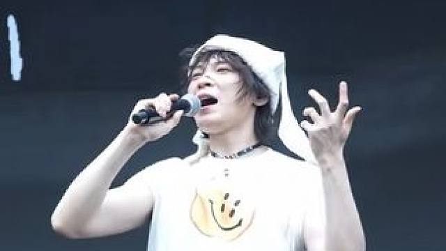 廖俊涛《谁》现场大合唱，氛围超绝#Z纪元银河左岸音乐节 #娱乐一夏 #廖俊涛