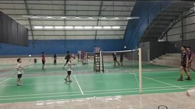 应该能把新手打成翘嘴☺️#羽毛球 #小孩哥#打羽毛球#享受羽毛球带来的快乐