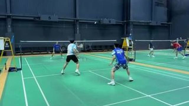 绝对是新手天花板#羽毛球 #享受羽毛球带来的快乐 #羽毛球精彩片段