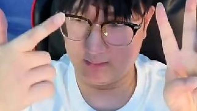 紧凑拿下四强最后一张入场券，最后手势亮了，三八哥你也不行啊