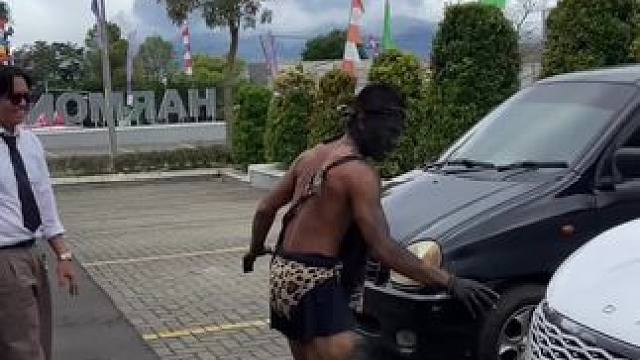 哈哈嘟嘟来了 #原创视频 #外国人真会玩 #气场全开 #我有一个机车梦 #越野自驾