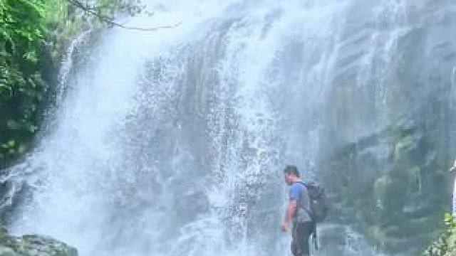 厦门的瀑布也是很壮观的