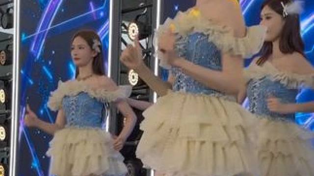 #大长腿 #活力四射 #青春靓丽车模 #2025Chinajoy