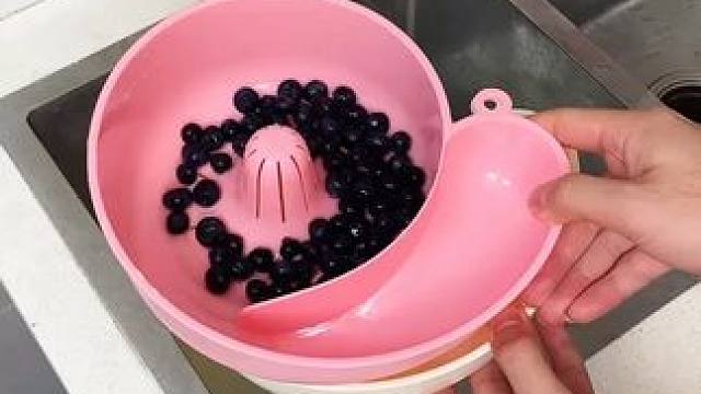 蜗牛自动清洗篮 有了它，以后洗水果可就太方便了，自动洗干净还能自动沥水，#沥水篮  #厨房好物  #