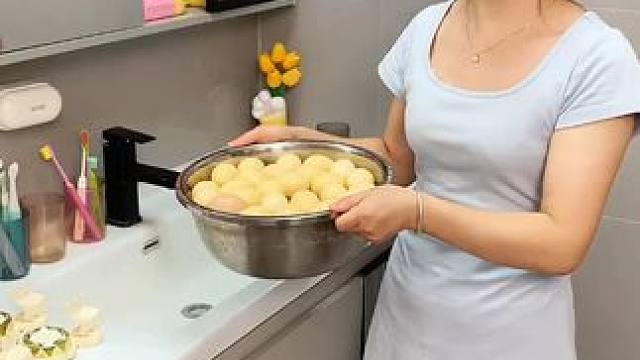 螃蟹牙刷置物架 伸终于找到这款可爱螃蟹牙刷置物架，大容量，杯子倒扣沥水干净清爽#牙刷置物架 #卫生间