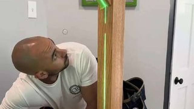 美国木工扶手安装，细节做到极致！#木工 #装修 #楼梯扶手 #实用小技巧