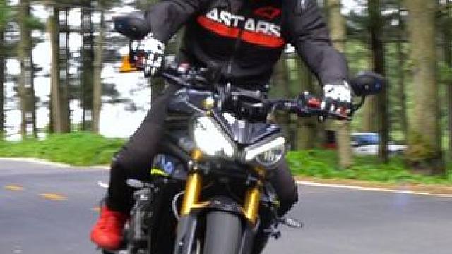 你们都说它丑，我就觉得它帅，咬我呀咬我呀 #地表最强三缸  #speedtriple1200rs  