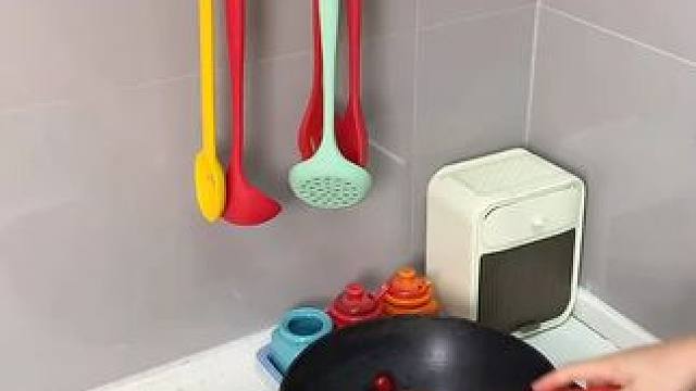 螃蟹六爪挂钩 这个六爪挂钩真的太好用了，一个就能顶六个衣架来用，拿取方便，一目了然#挂衣架 #六爪挂