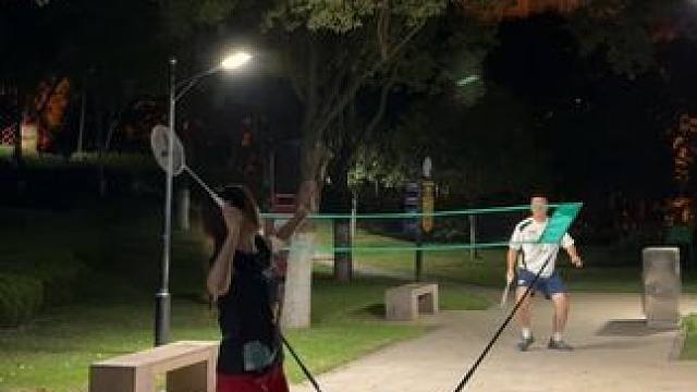 未来的每一步一个脚印 你陪我的路谁也代替不了