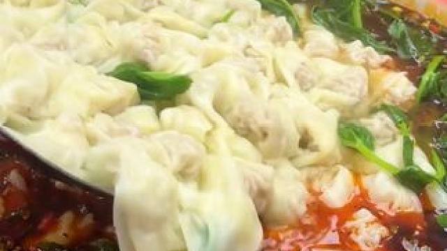 吃抄手咯！用向料煮了一大盆抄手，真的香惨了#小面调料