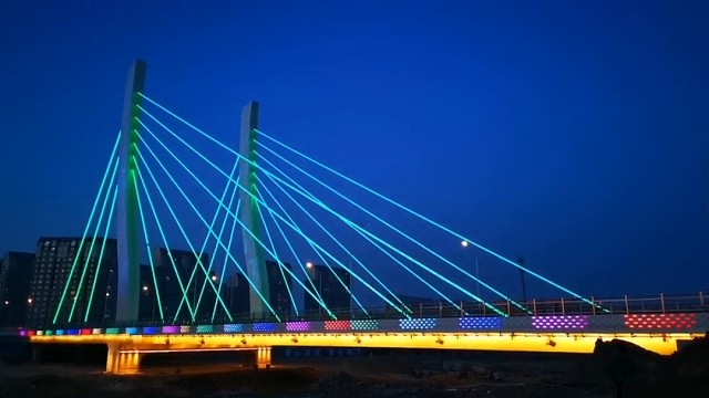 严格测试稳运行，高亮度，节能又环保，安装便利，技术支持全#亮化拉索灯
#道路拉索灯
#桥体亮化拉索灯