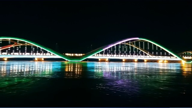 桥梁灯具安装简单降成本，抗震防水又防尘，智能控制可定制，售后完善有保障，项目好选择#工程款拉索灯