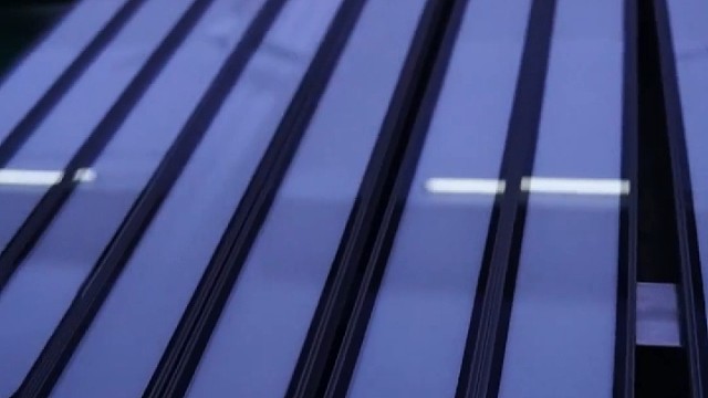 收费站跑马灯服务白云机场交投，未交费显红光，交费转绿光，连接交通系统，指引明确！​