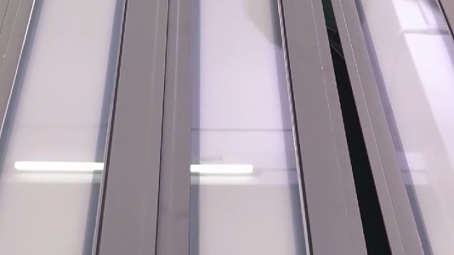 收费站跑马灯：白云机场交投专属定制，未交费红光提醒，交费绿光示意，交通系统无缝连！#​百视特照明道闸