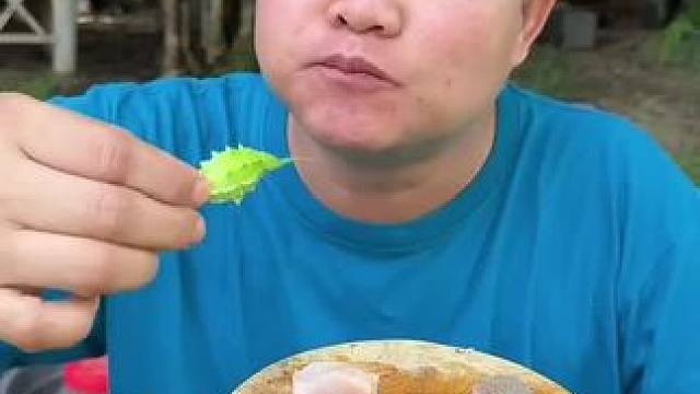 小苦瓜秘制鲜辣苦胆酱️鲜嫩毛肚边 #创作人计划 #泰国大叔#泰国美食#内容启发搜索 #种草激励计划