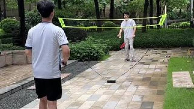偷偷在努力提升技术有免费场地打已经很好了 #羽毛球 #打羽毛球 #羽毛球网架#便携式羽毛球网架