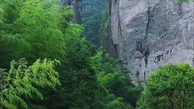 #美在山水间聆听大自然的旋律 •#走进大山深处感受自然之美 ，雁荡山显胜门。
