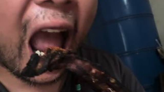 凉山烤小猪 #水果腊肉 #彝人部落安子 #彝人部落腊肉