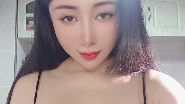 大豹纹小皮裙，这个后妈会疼人儿