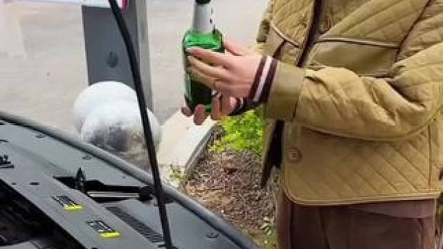 #上热门#玻璃水泡腾片 去油渍、虫污、污垢、还能养护雨刷，便宜又实用#玻璃水 #有车必备 #超便宜超