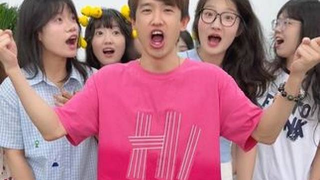 立瓶子夹小黄鸭哈哈 #办公室搞笑 #真会玩系列