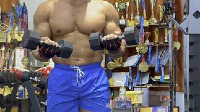 练手臂粗 一个动作练手臂粗起来，肱二头肌版，你get到了吗#get哥 #苏超搭子有伊利 #get哥直