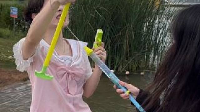 羽球人夏日户外溯溪日记，分享我的运动好搭子#iKFAirclipPro #iKF耳夹式耳机#羽毛球